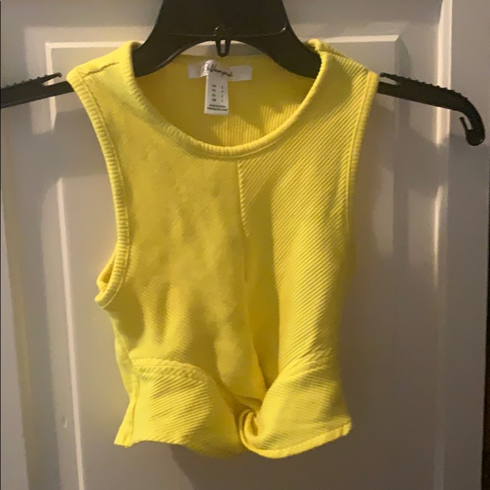 Cute yellow cropped tank